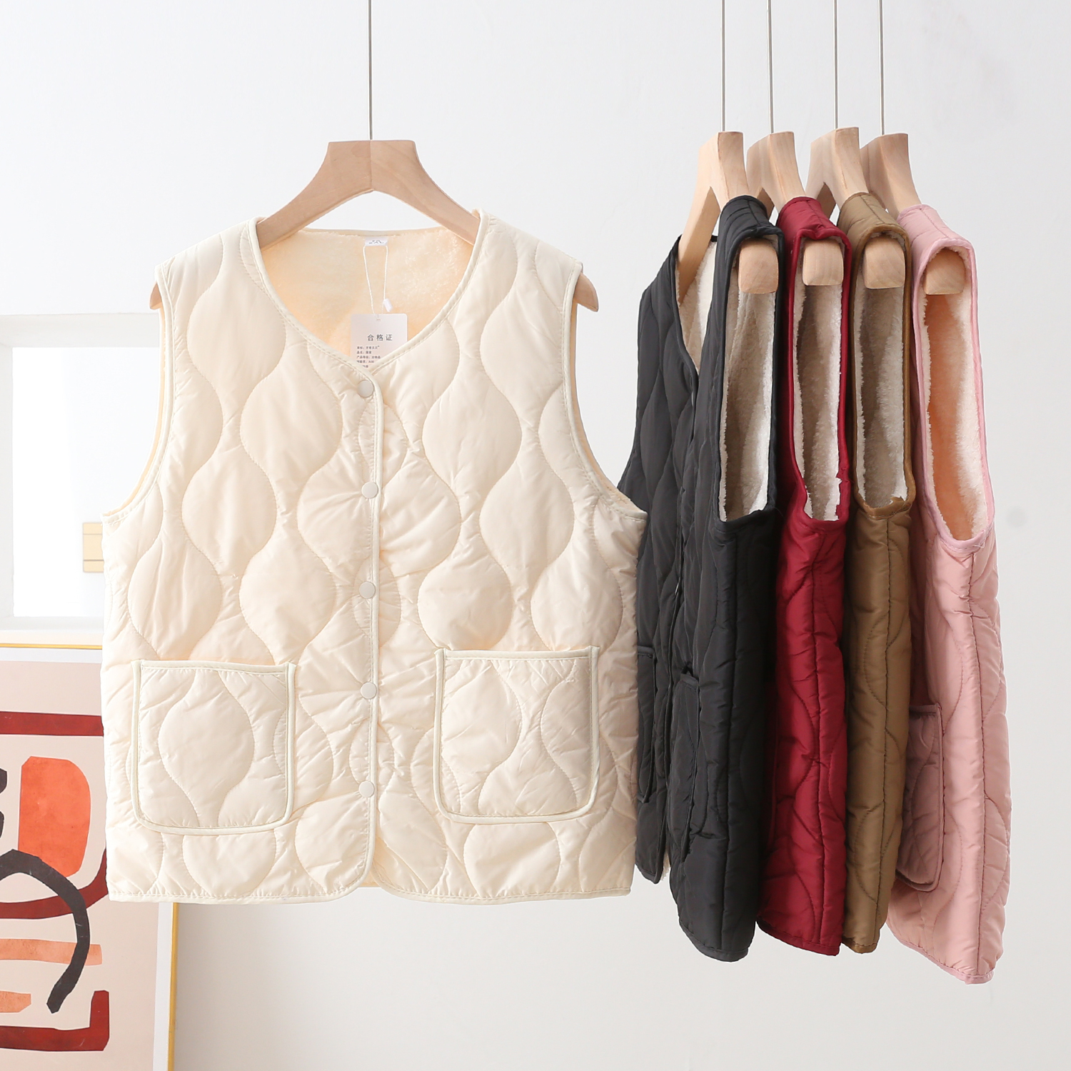 秋冬新款加绒加厚马甲女中老年妈妈保暖背心坎肩外穿无袖外套上衣