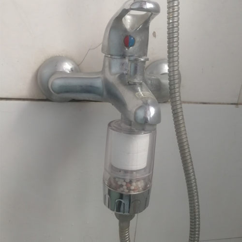 沐浴宝净水器家用淋浴净化洗澡前置过滤器花洒除余氯细菌除重金属