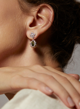 Riotlily艾特里里飞鸟集耳环绿色锆石四叶草复古耳坠新年女款