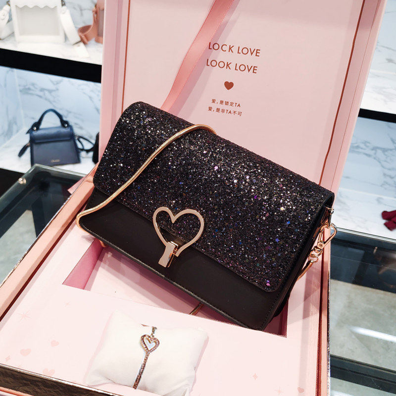 小ck女包限定2019新款高级感时尚爱心小包亮片斜挎包女星空单肩包在类目 箱包皮具/热销女包/男包, 女士包袋中 - 来自Buy2taobao.com提供专业的淘宝代购服务