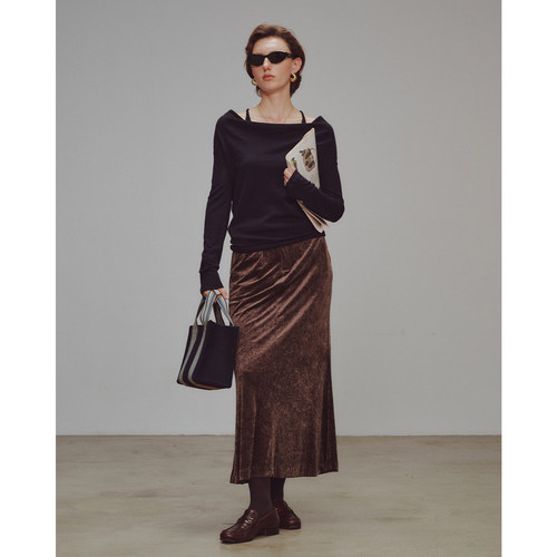 山所丝绒牛角扣松紧腰伞裙长款