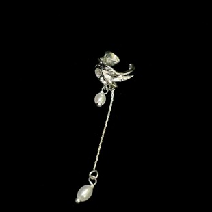 Vintage古着 White as congealed pearls耳饰
