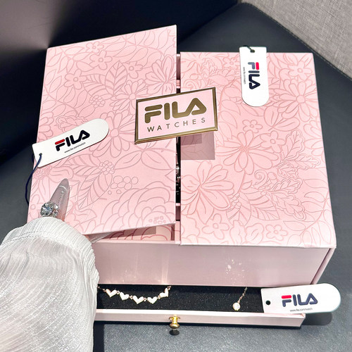 FILA斐乐轻奢小众满天星手表礼盒