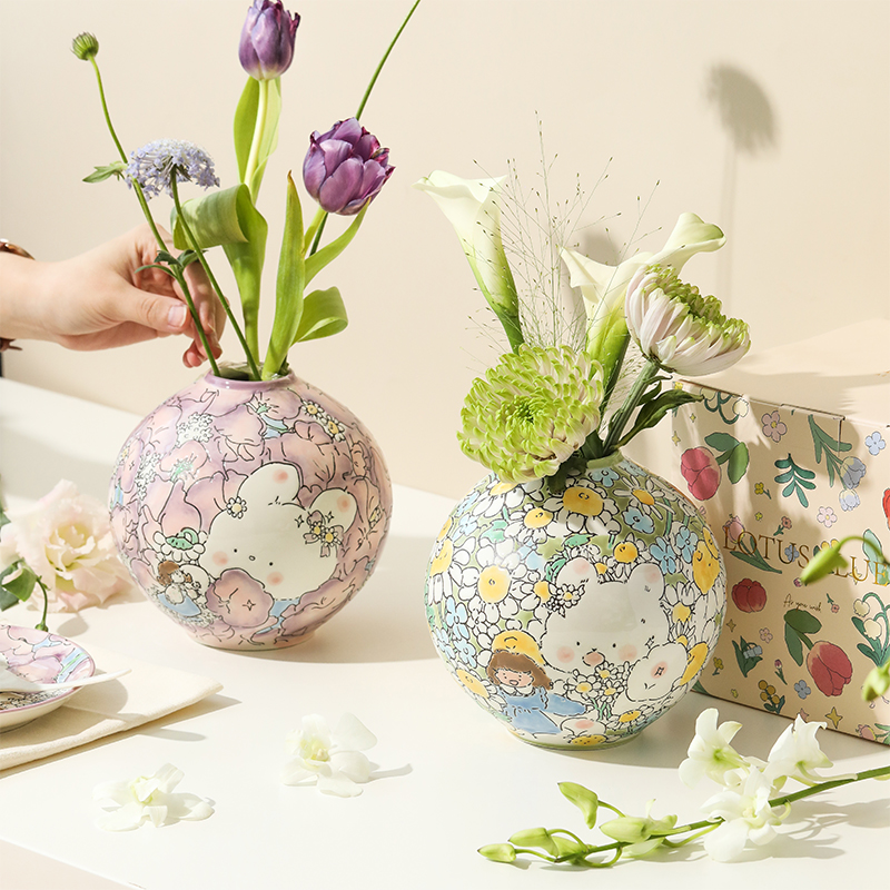 蓝莲花田园陶瓷手绘花瓶