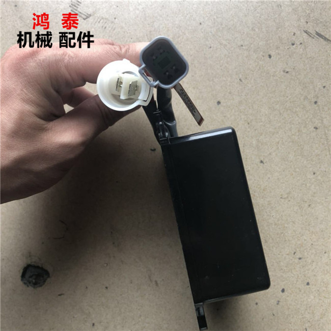 卡特挖机继电器延时时间计电