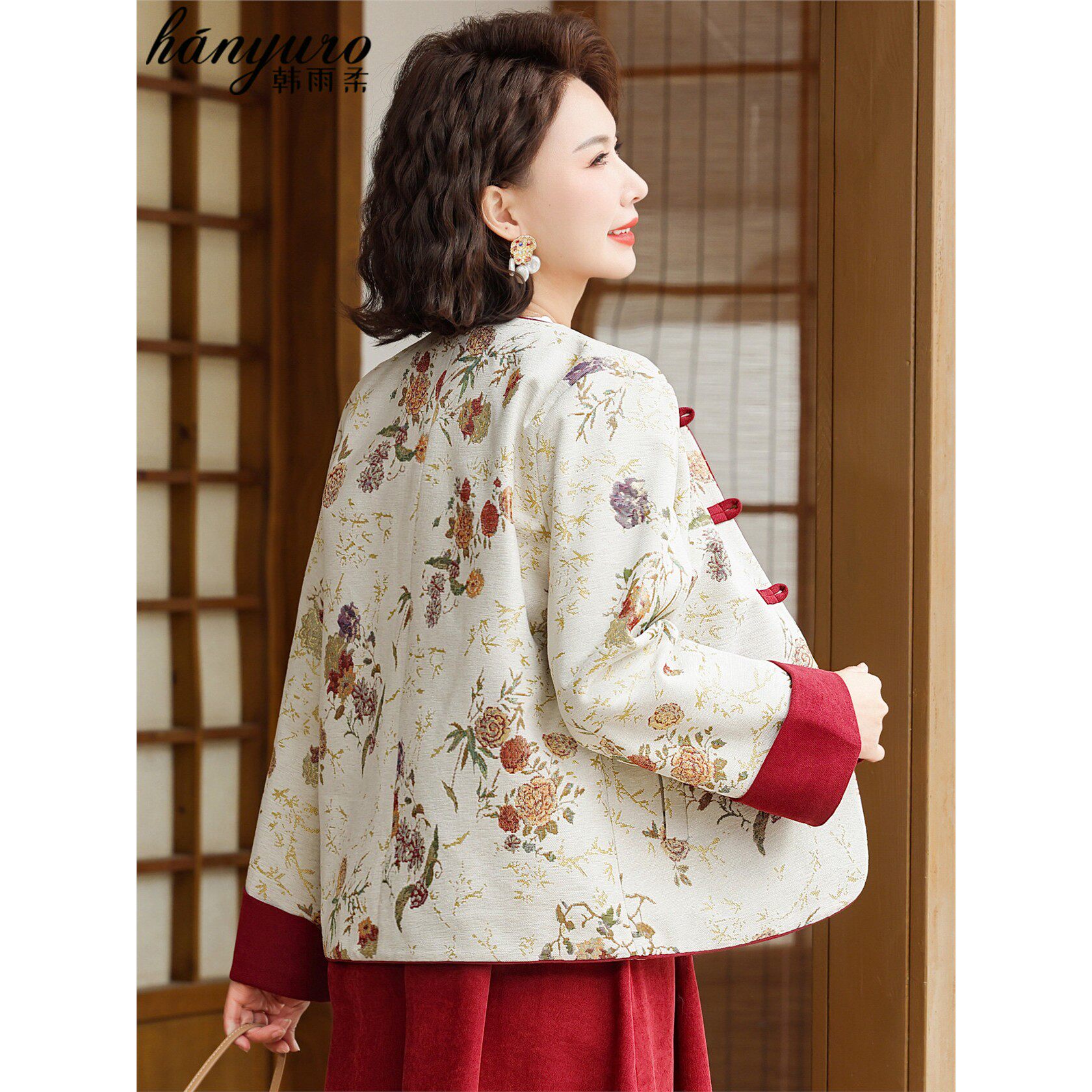 新中式妈妈春装外套2026新款中老年女装春秋上衣贵夫人高级感唐装