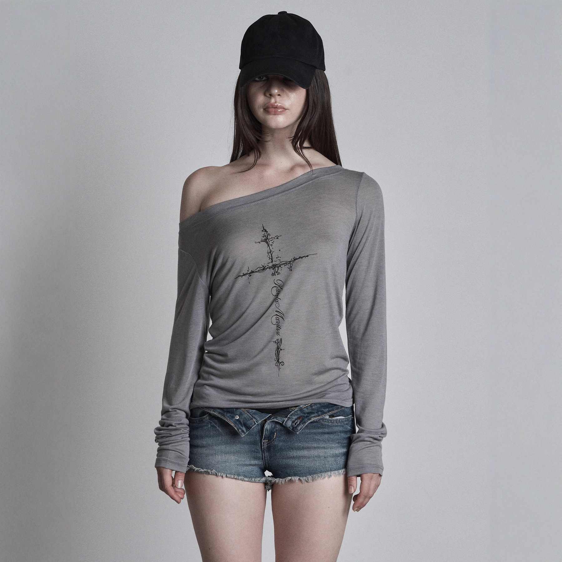 暗黑风十字架印花斜肩修身T恤女2025美式外贸做旧古着感新款上衣