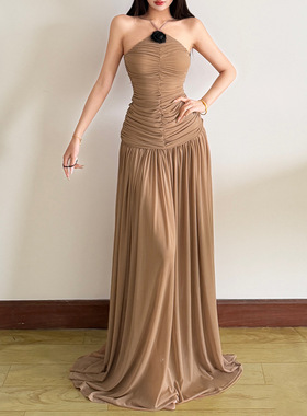 欧美风2026春季新款女装复古细吊带褶皱收腰修身长款连衣裙