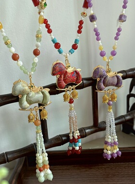 马年国风双面宋锦小马璎珞背云流苏汉服马面裙百搭精致古风项链女