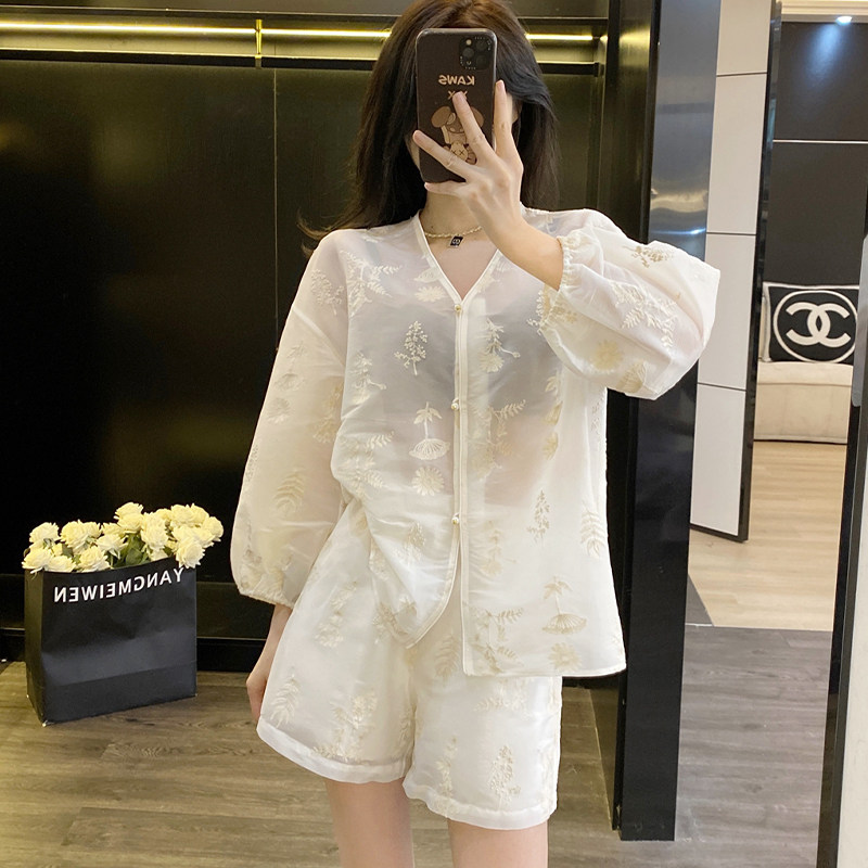 南油小众设计2024夏季新款法式淑女新中式真丝刺绣衬衫+短裤套装