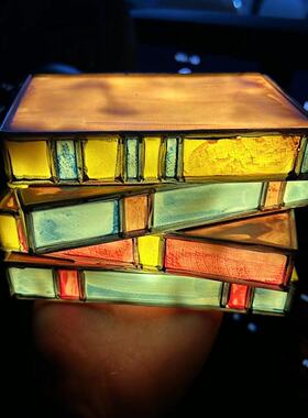 Stained Glass Stacked Books Lamp彩色书本树脂台灯桌面装饰