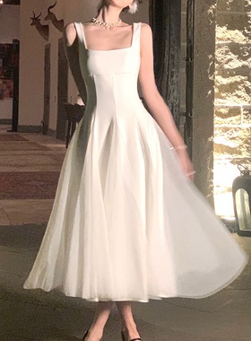 白色吊带连衣裙女新款网纱蓬蓬仙女感领证长裙子薄纱连衣裙女小众