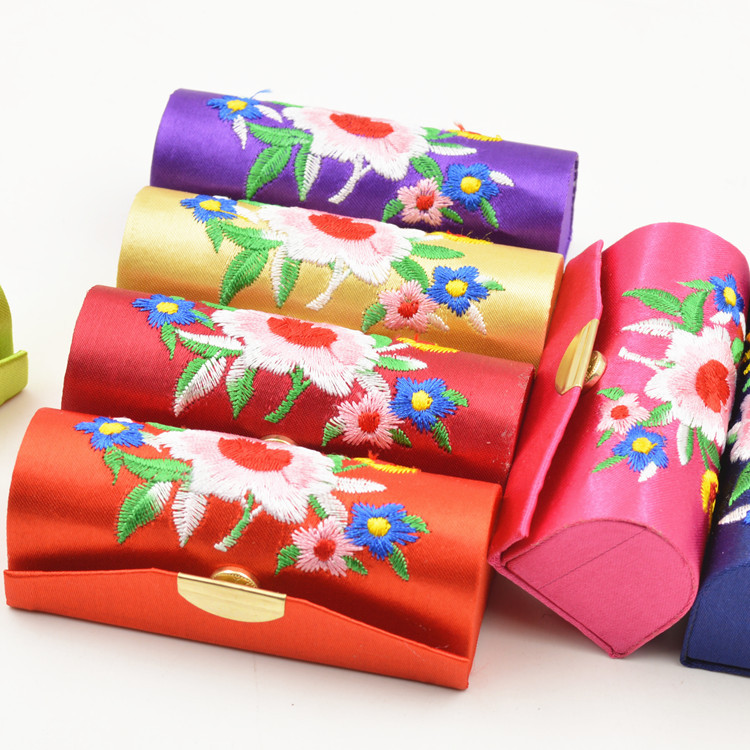 单支绣花口红盒绸缎饰品化妆盒织锦缎刺绣包装盒子景点景区纪念品