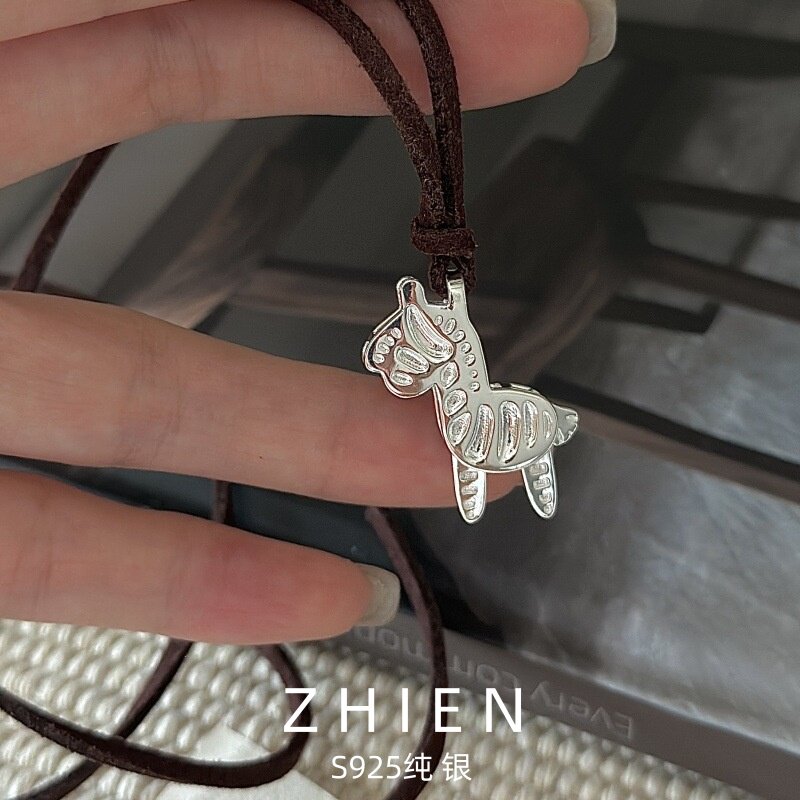 至恩S925纯银小马黑绳子项链长款时尚百搭个性毛衣链韩国颈链配饰