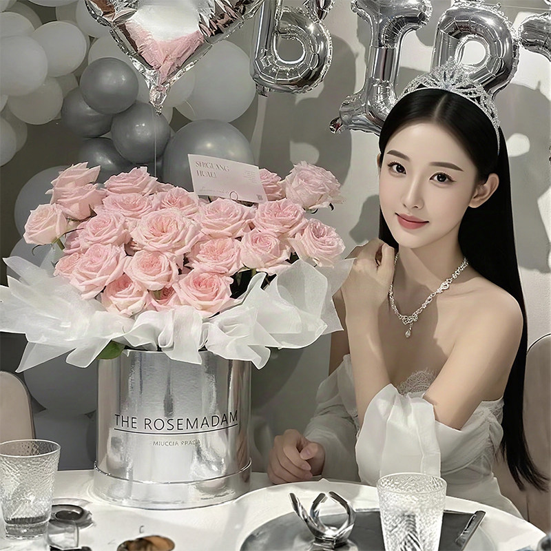 抱抱桶玫瑰花束送女友生日鲜花同城速递配送花上门上海北京杭州