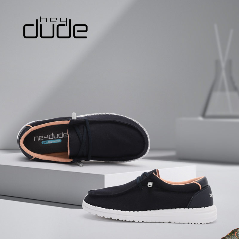 HEYDUDE软底帆布鞋一脚蹬舒适