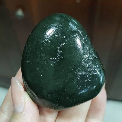 黑碧玉籽料原石原籽带毛孔把件料