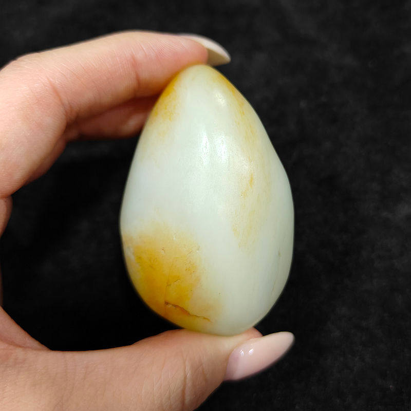 新疆洒金皮白玉籽料原石把件精品