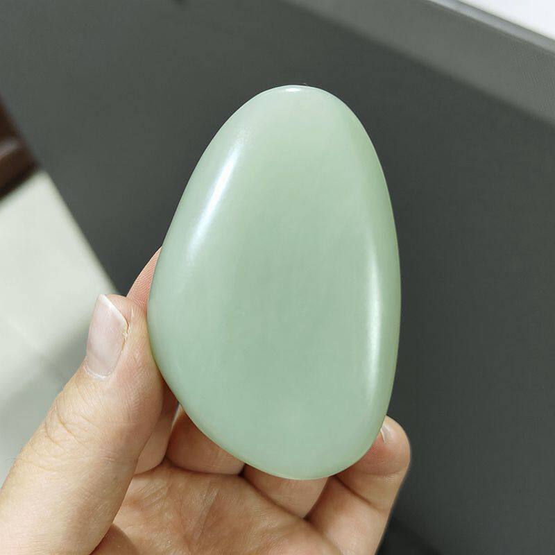 63克和田玉青白玉籽料原石 天然青白玉一细顺手把件玩料雕刻料