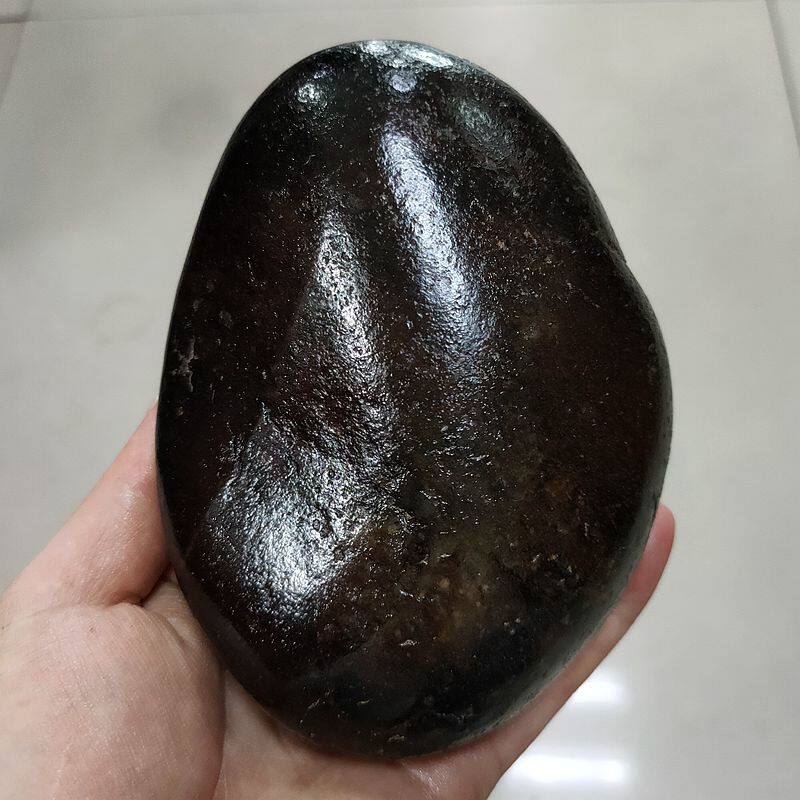 755克和田玉红沁红玉籽料原石 枣红皮天然红玉开窗小摆件雕刻料