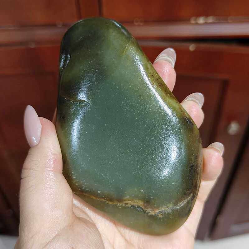 266克和田玉湖水绿青玉籽料原石 真皮原籽好肉细腻顺手把件玩料