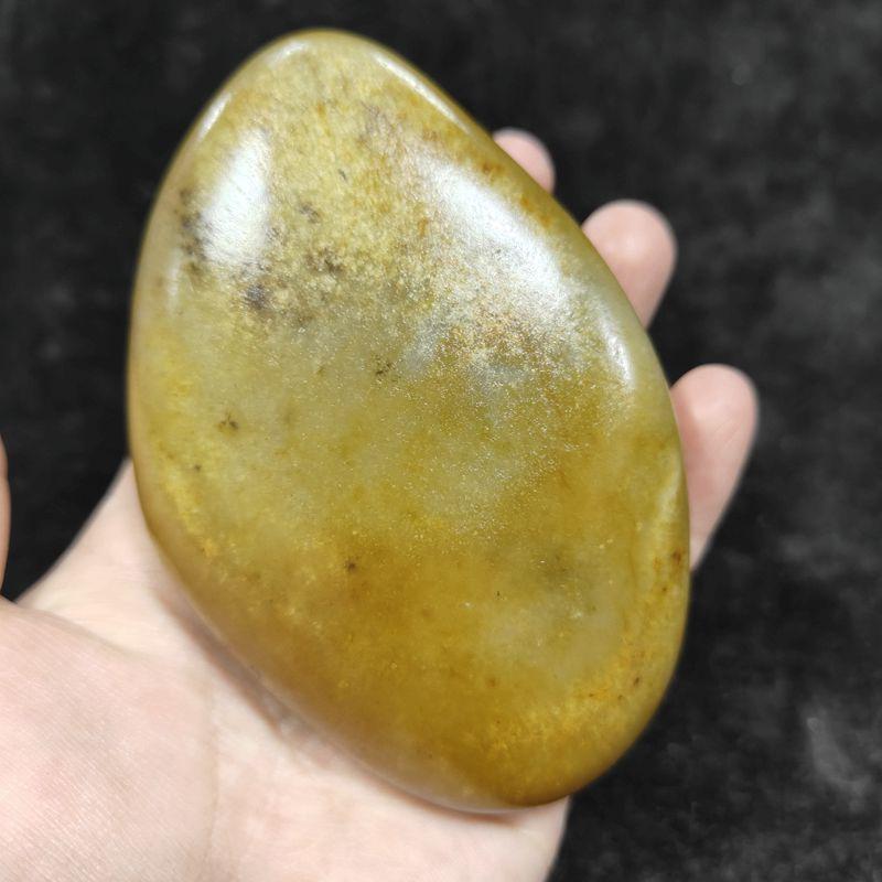 418和田玉黄沁黄玉籽料原石 洒金皮黄玉天然顺手把件玩料油润雕刻