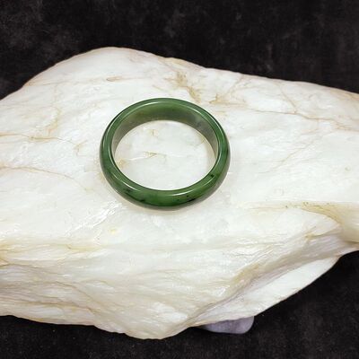 于田羊脂白玉山流水收藏高货白料