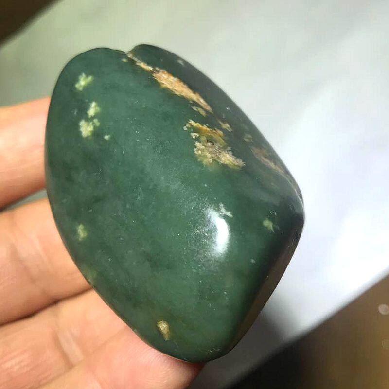 121克和田沙枣青青玉籽料原石一细细料籽玉把玩料翠青料修型籽玉
