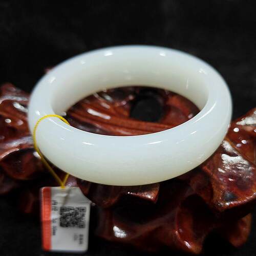 新疆白玉手镯宽条精品收藏品送礼
