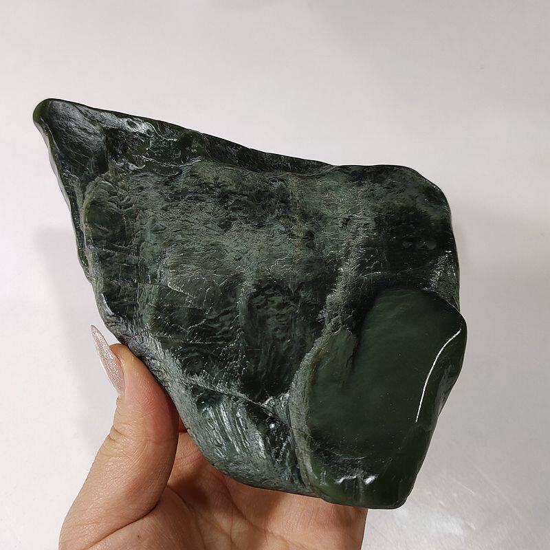沙枣青玉原石收藏级一细带猫眼