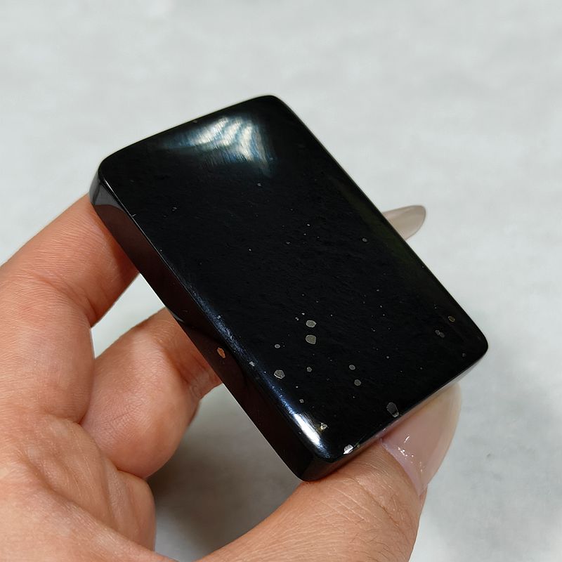 新疆黑青玉高硬度玉牌料纯黑一细