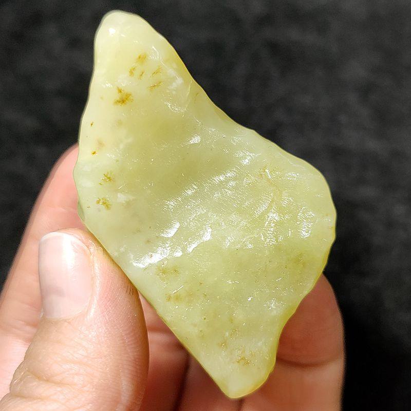 73克和田玉黄玉山流水原石 若羌鸡油黄玉油润小把件玩料吊坠雕刻