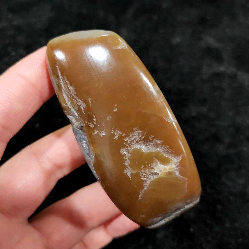 细润天然且末糖白玉和田玉