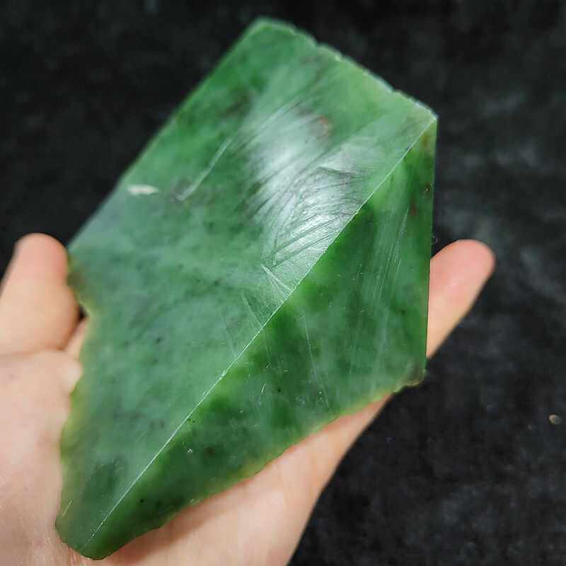 菠菜绿阳绿碧玉碧玉切块原石牌子