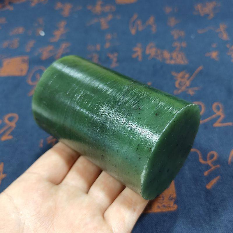 618克碧玉手镯芯原石 菠菜绿四台镯芯油润全明满肉牌子雕刻,珠宝/钻石/翡翠,珠宝奇石,淘宝优惠券,粉丝福利购,淘宝优惠卷