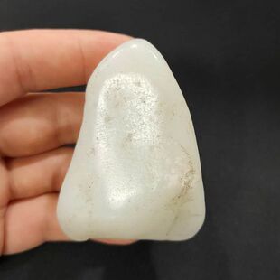 110克和田玉白玉山流水水冲料   且末料羊脂白玉塔什萨依河手把件