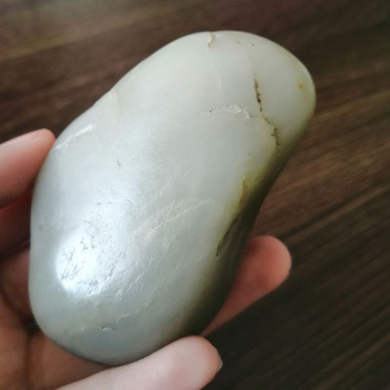 新疆和田玉籽料手把件青白玉