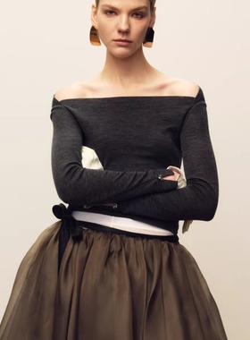 MARCHEN 安格集合店 25冬季假日系列羊毛一字领天鹅温暖打底T恤女