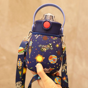 杯具熊850ML杯套 嘟嘟桶保温壶防摔保护套无手提可斜挎两种可选