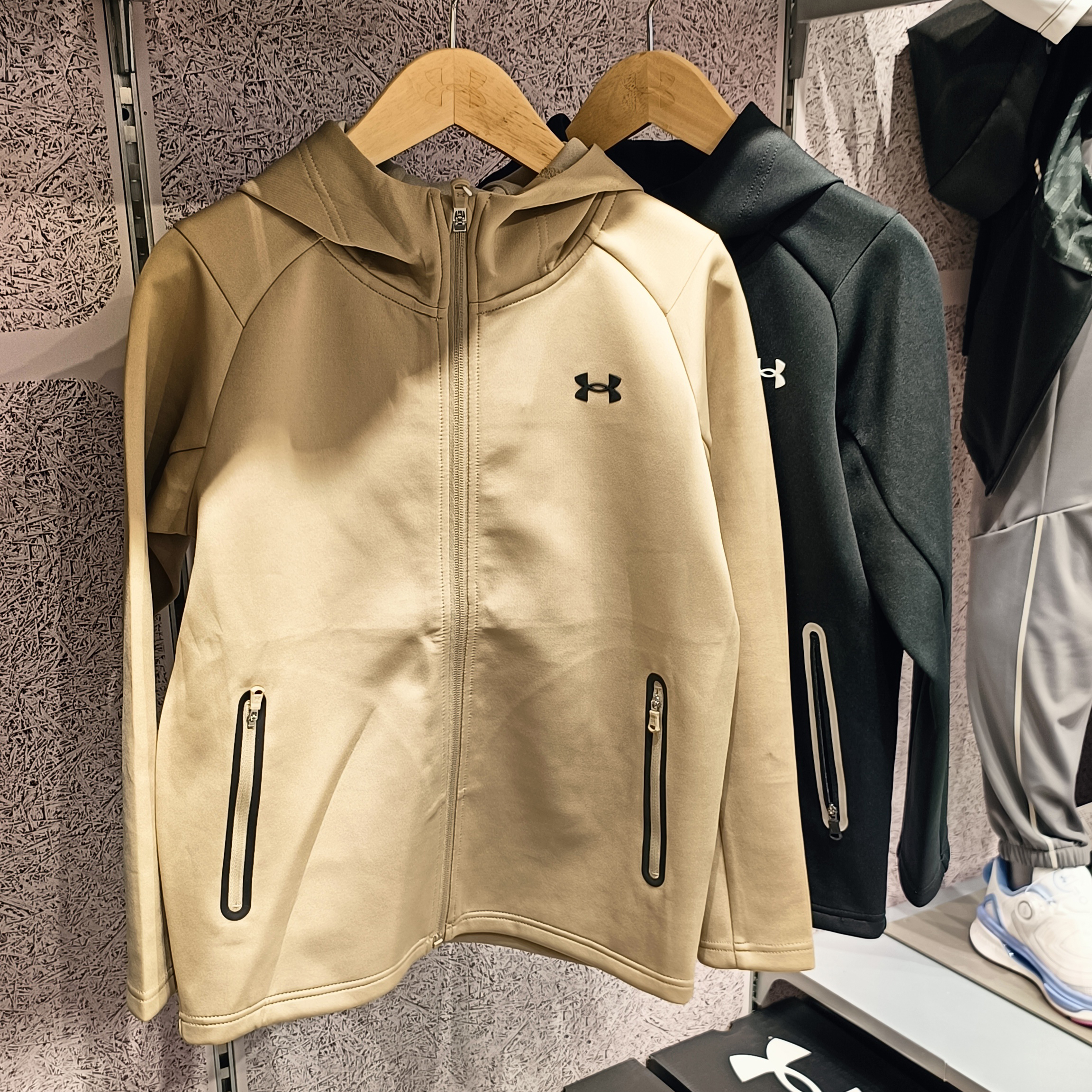 安德玛男童运动休闲连帽针织外套