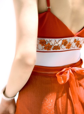 Elegante【冰梅裁红】独家刺绣体服 花苞形背设 可调肩带舞蹈芭蕾