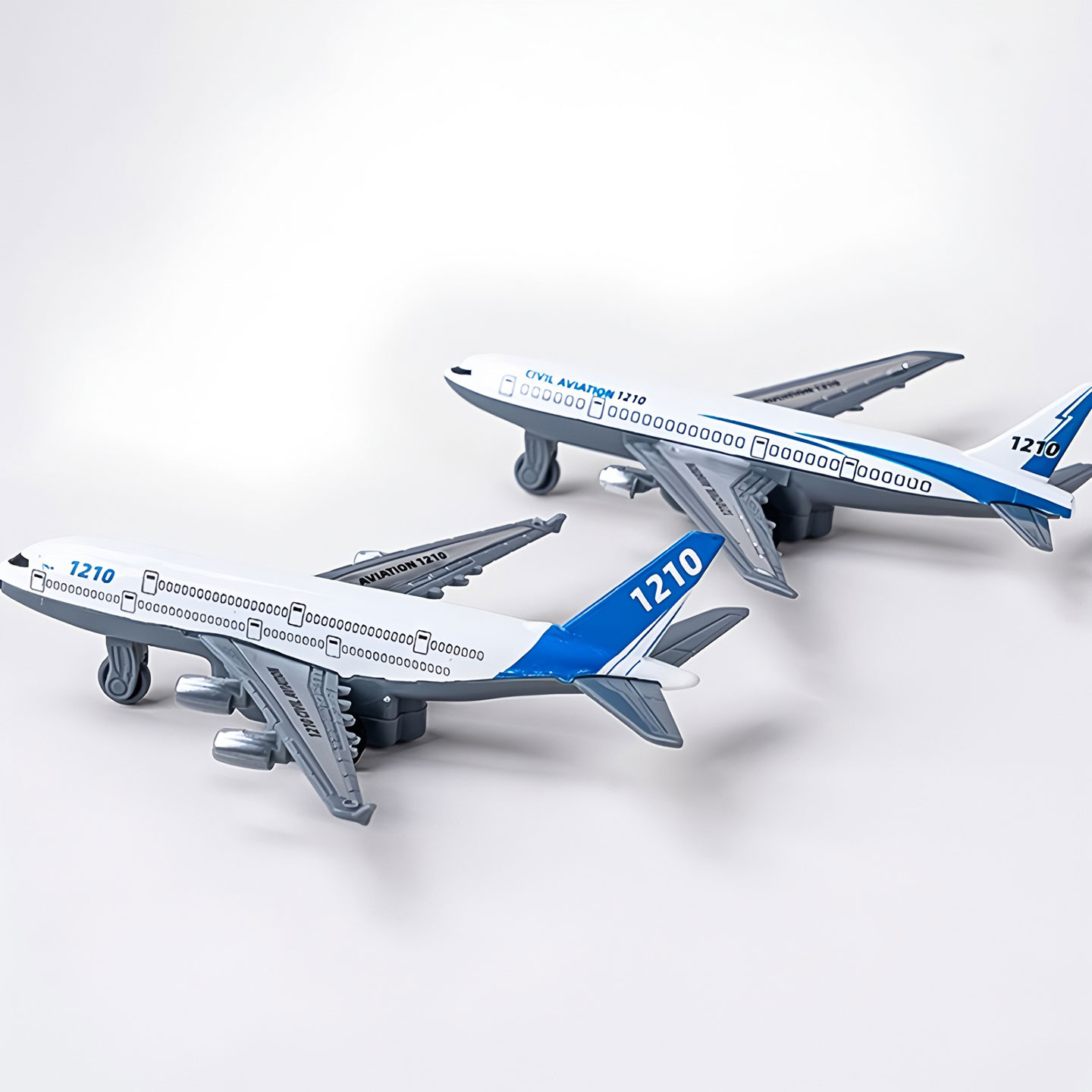 仿真飞机模型塑料蛋糕装饰毕业季