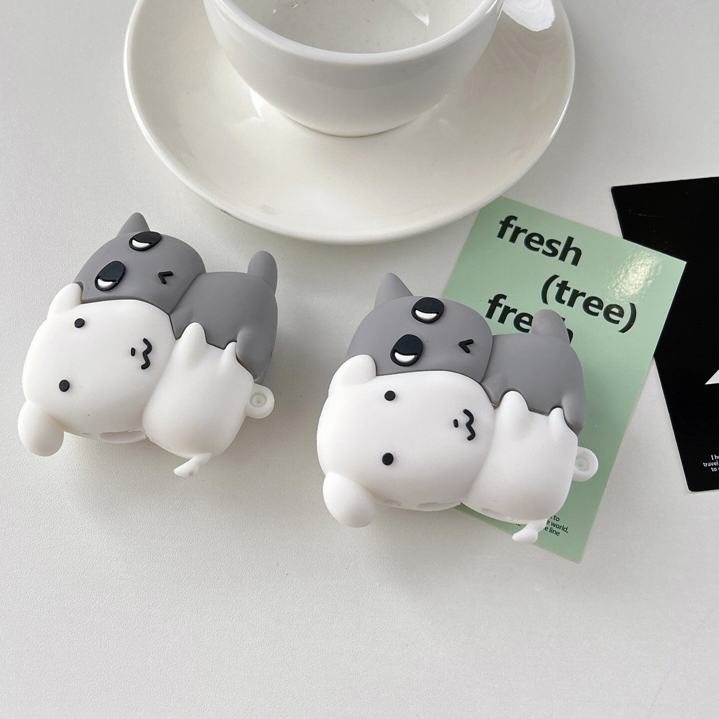 可爱卡通拥抱小狗airpods pro3代蓝牙耳机壳适用苹果4代耳机保护套pro2代防摔airpodspro卡通耳机包软壳
