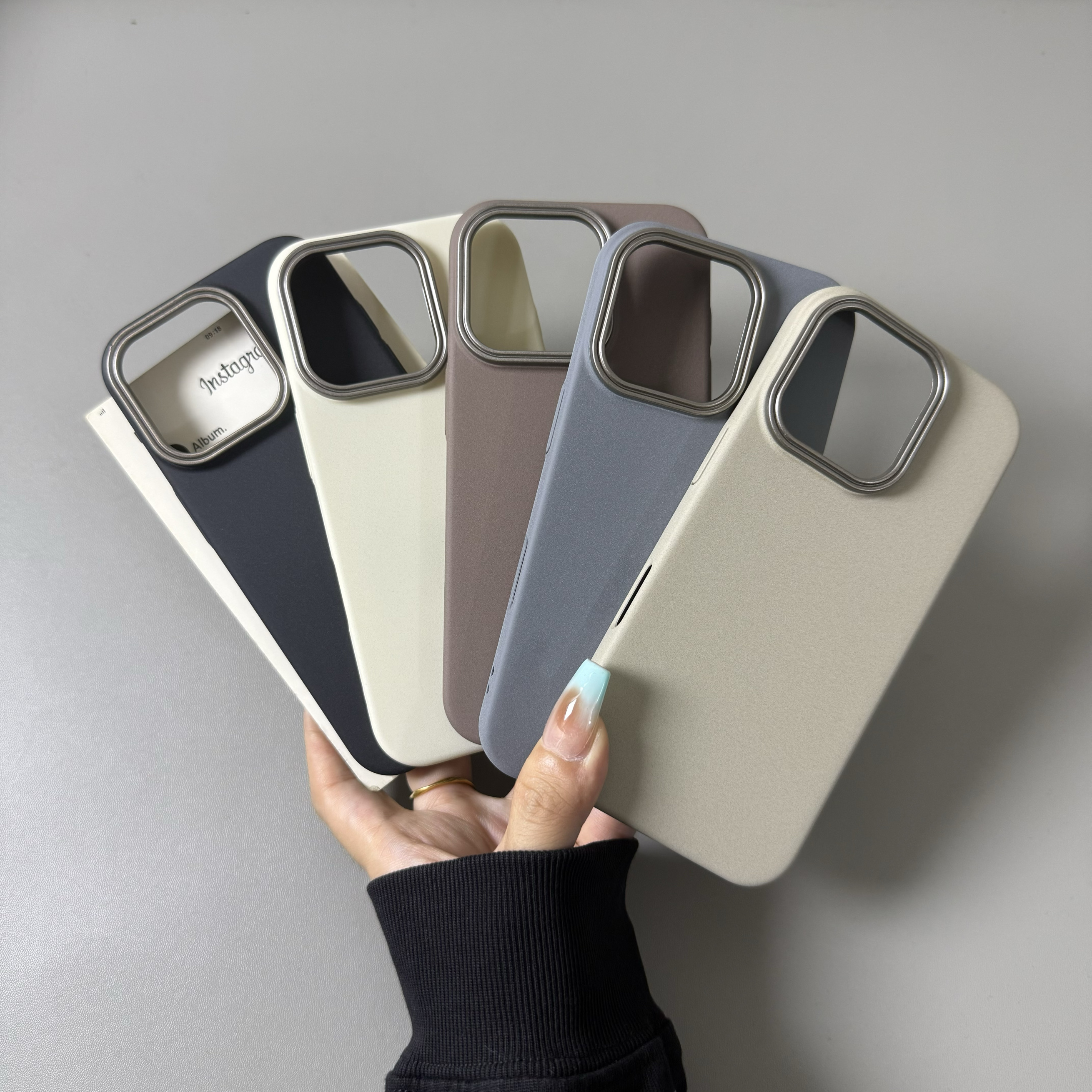 高级感岩沙超薄纯色硬壳适用iPhone16手机壳15promax苹果14/13防指纹12磨砂