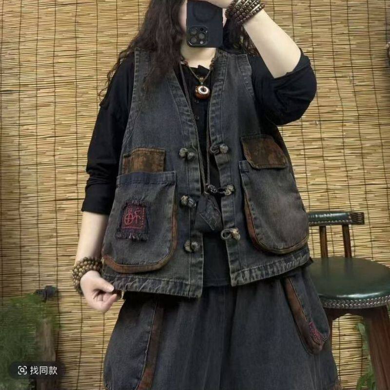 春季新款复古新中式炒色做旧V领盘扣大口袋福字刺绣牛仔马甲女潮