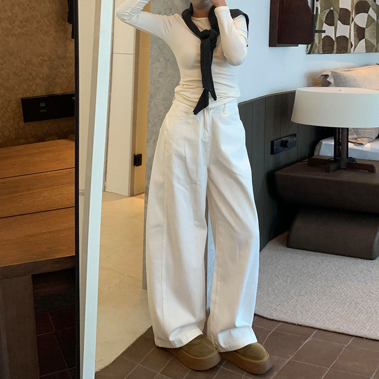 白色弯刀牛仔裤女2026春新款小众设计感高腰显瘦宽松休闲阔腿裤子