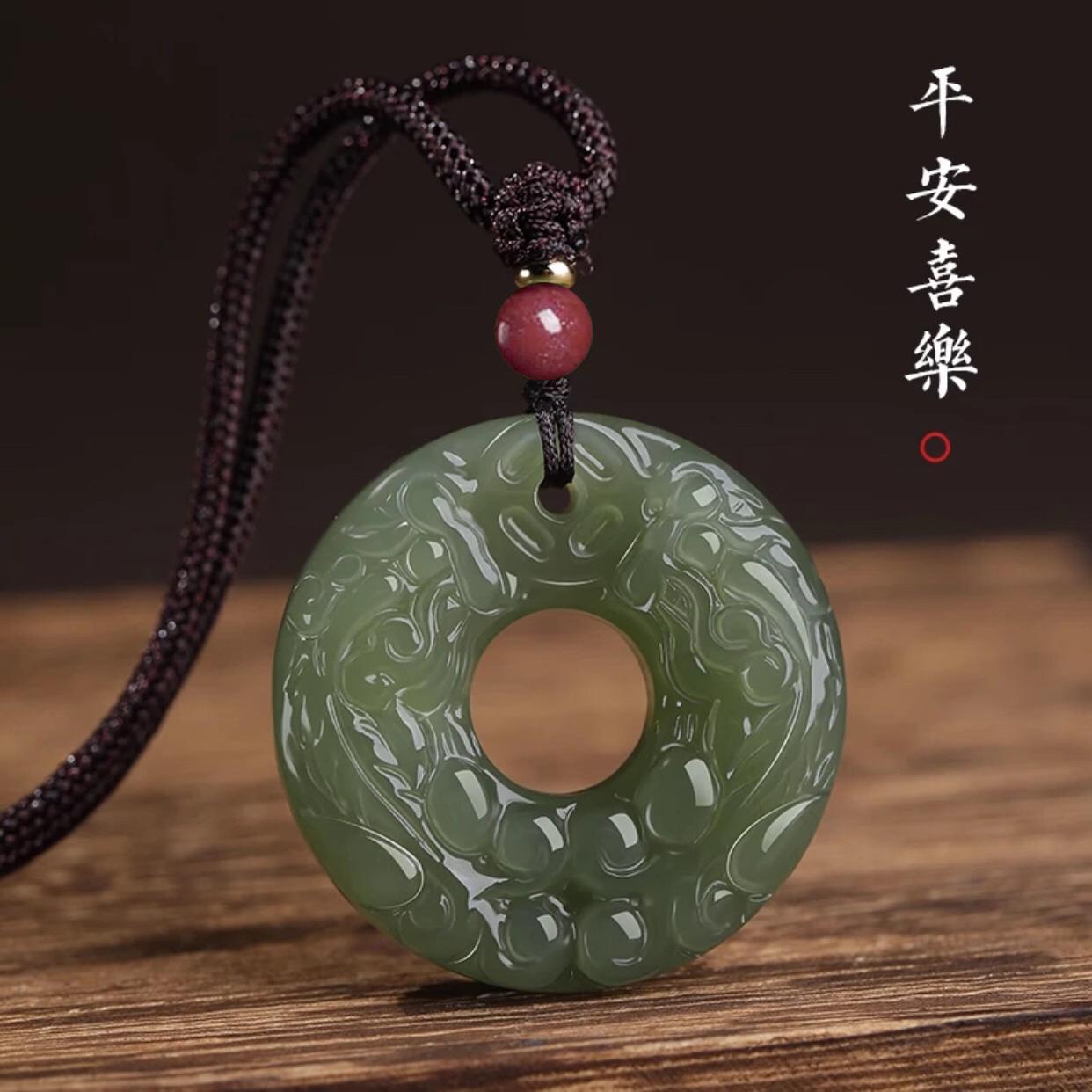 天然和田玉双面貔貅平安