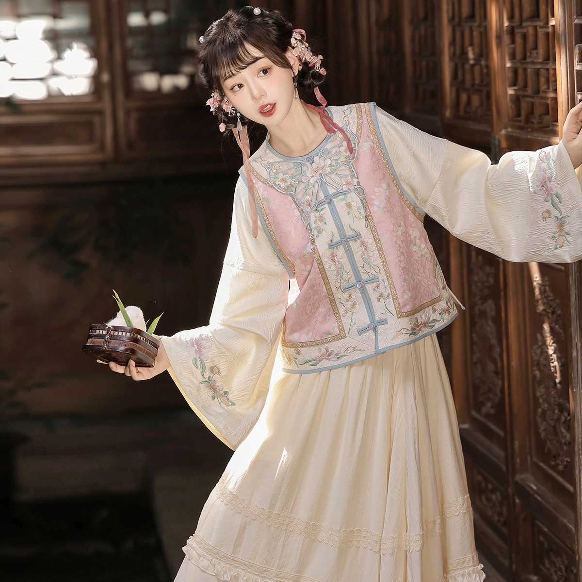 原创宝彩琉璃汉服女中国风汉元素马甲圆领衫半裙套装汉服套装刺绣