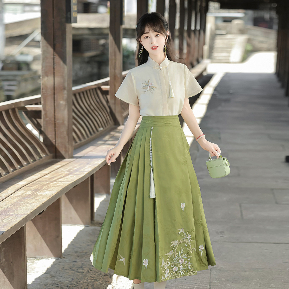 原创设计衔花令汉服女中国风改良汉元素新中式上衣半裙套装中上衣