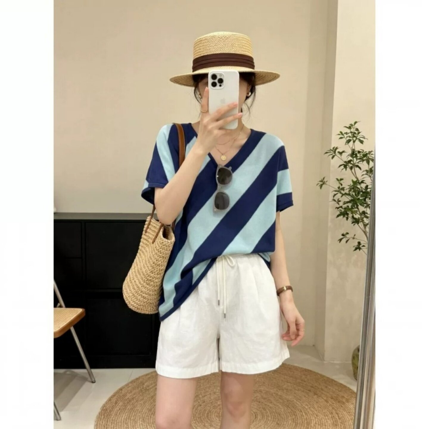 韩版胖mm夏季百搭休闲遮肉条纹V领短袖T恤宽松加大码300斤蝙蝠袖